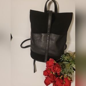 Black women backpack Forever 21